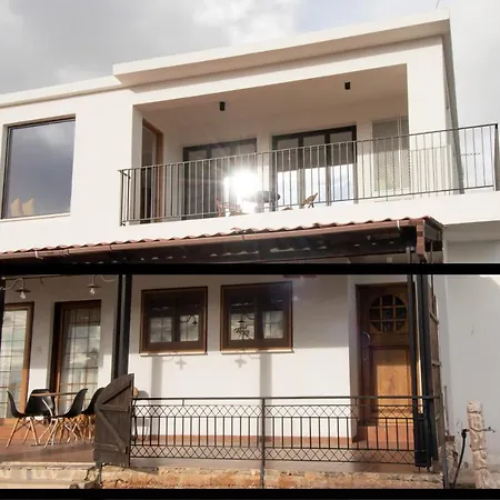 Mhouse44 * Peyia
